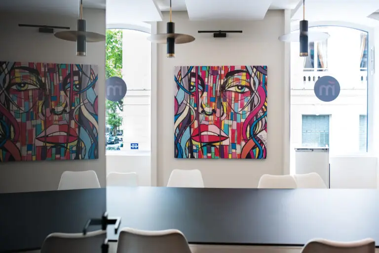 Solution acoustique murale sur mesure, claustra design ajusté aux dimensions du mur, amélioration de l’isolation phonique et décoration intérieure moderne en 2025