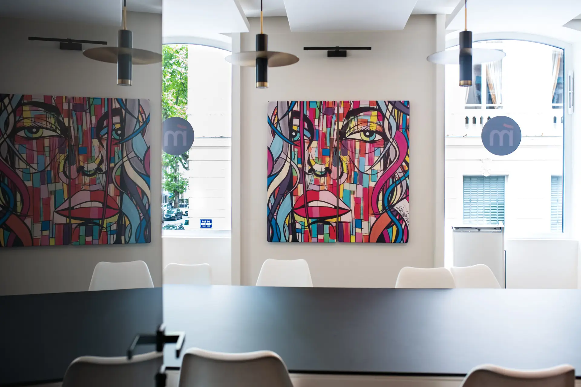 Solution acoustique murale sur mesure, claustra design ajusté aux dimensions du mur, amélioration de l’isolation phonique et décoration intérieure moderne en 2025