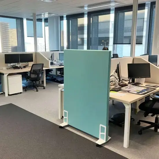 Gros plan matériau acoustique breveté, solution absorbante, technologie phonique de pointe brevetée